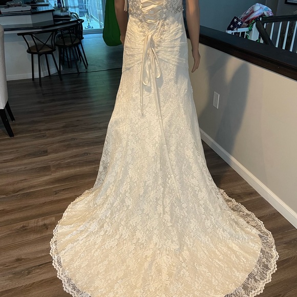 Wedding dress size 6 new with tags - Picture 8 of 15